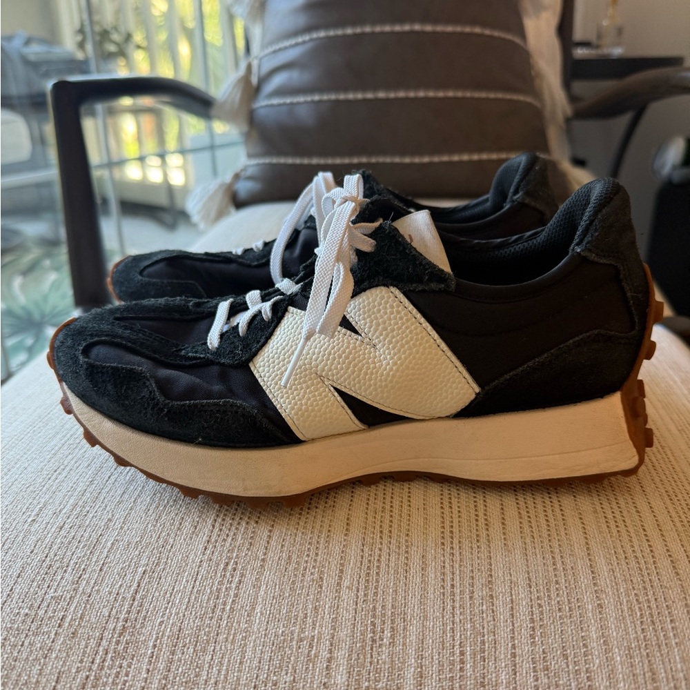 New Balance 327 Black and White Sneakers